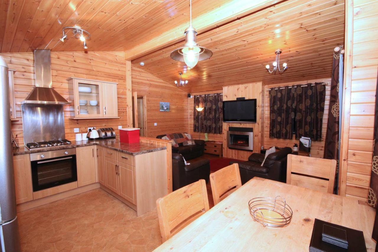 Balquhidder Braes Holiday Park Lodges, Mostly With Hot Tubs And Pet Friendly, Ev Facilities 로큰헤드 외부 사진