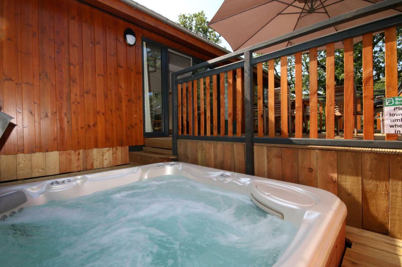 Balquhidder Braes Holiday Park Lodges, Mostly With Hot Tubs And Pet Friendly, Ev Facilities 로큰헤드 외부 사진